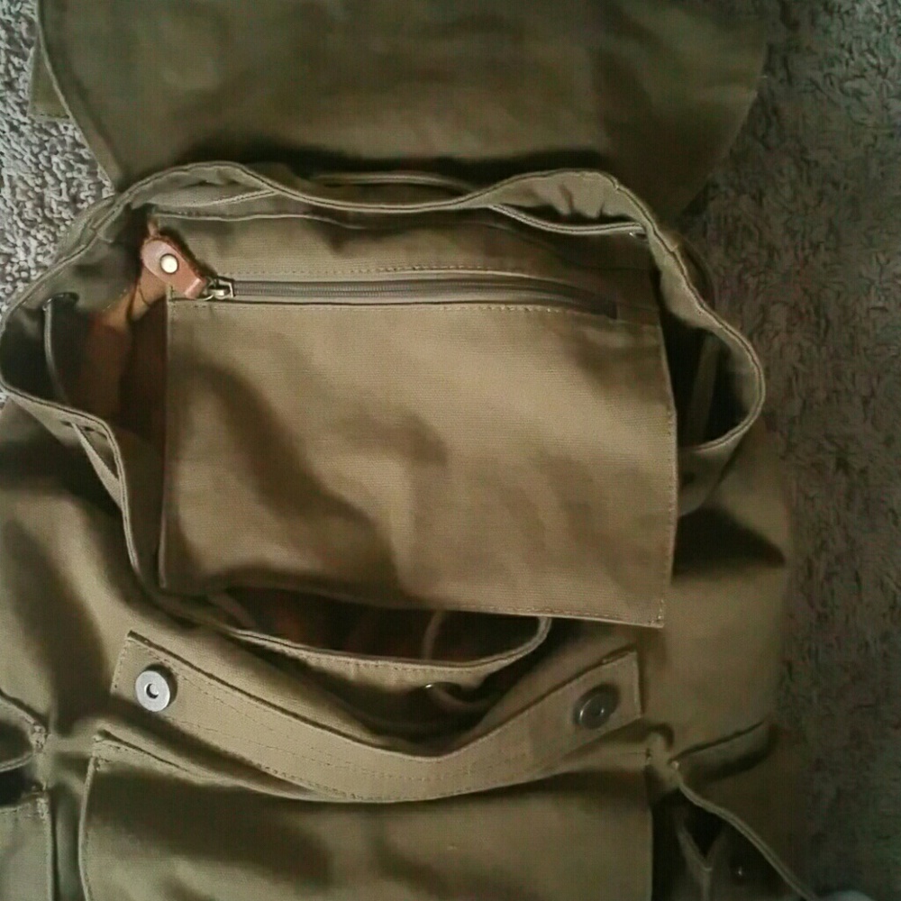 KATTEE Backpack - Picture 3 of 6
